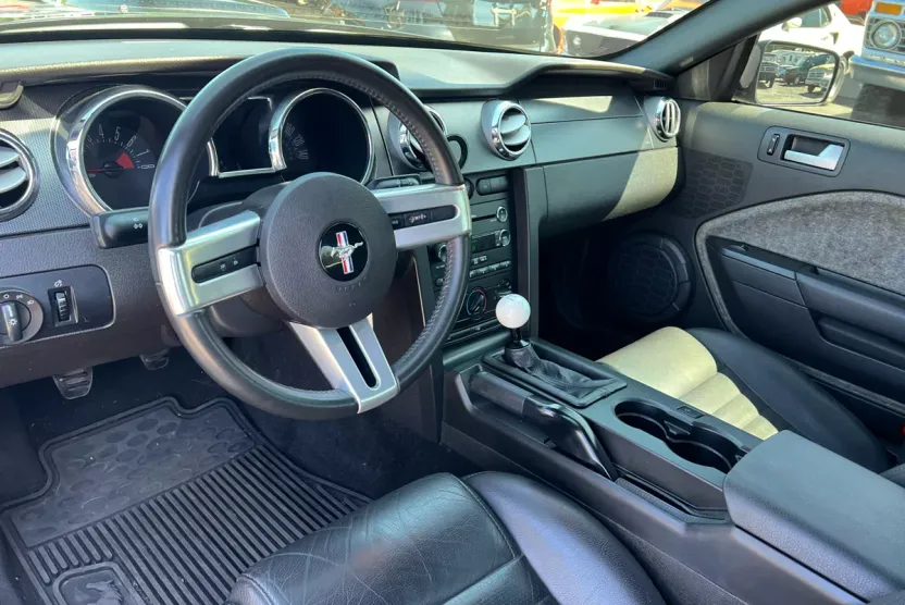 2009 Ford Mustang GT Premium photo 1