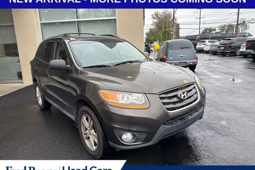 2011 Hyundai Santa Fe SE photo 1