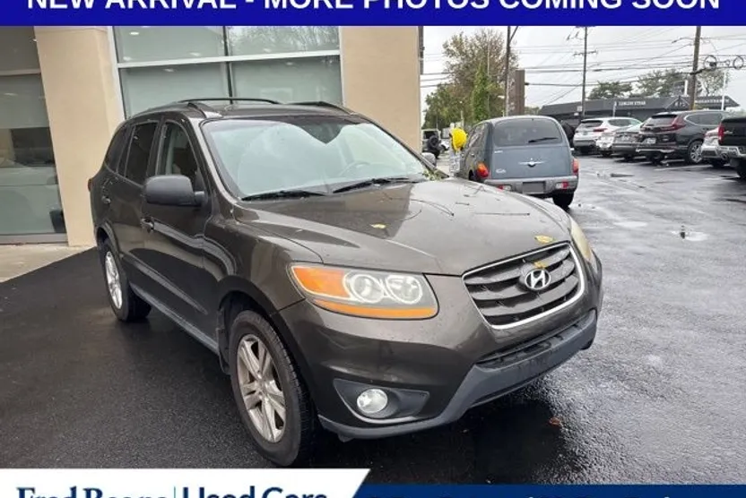 2011 Hyundai Santa Fe SE photo 1