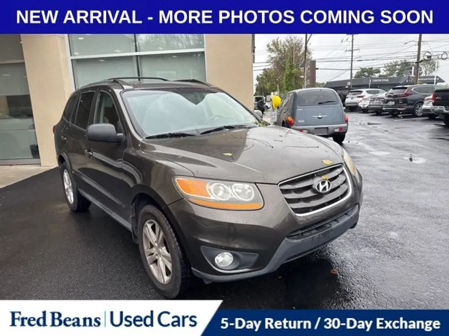 2011 Hyundai Santa Fe SE photo 1