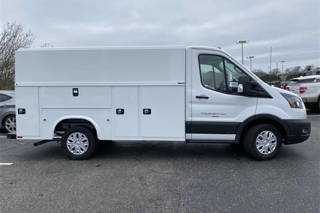 2024 Ford Transit photo 1