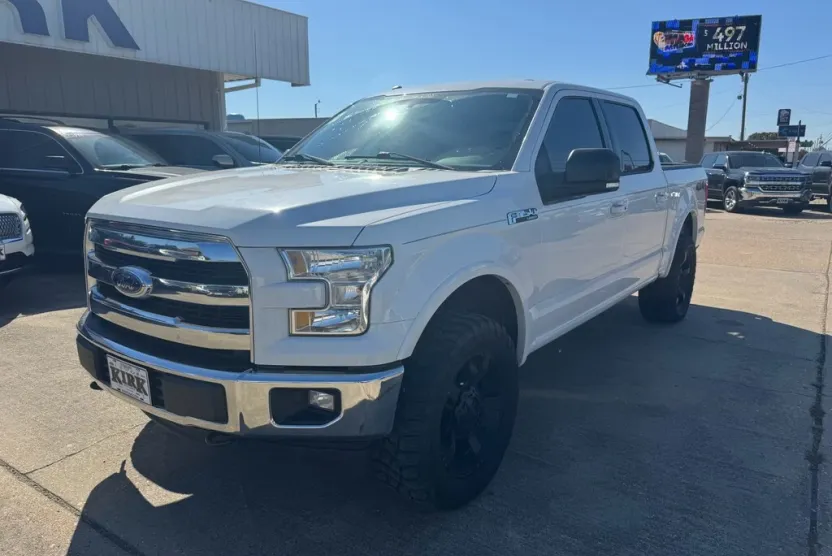 2017 Ford F-150 Lariat photo 1