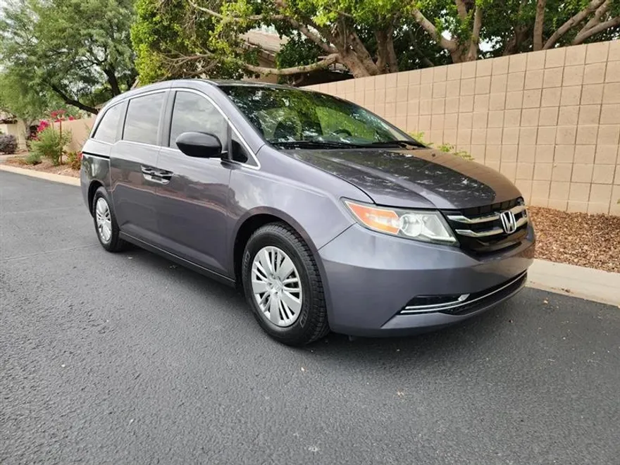 2014 Honda Odyssey LX photo 1