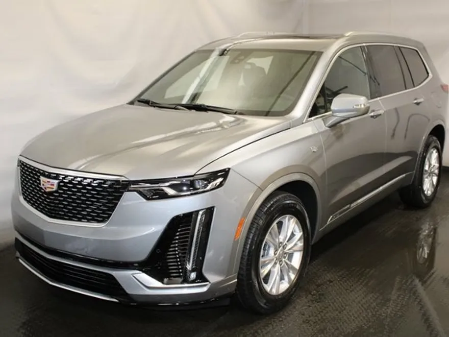 2025 Cadillac XT6 Luxury photo 1