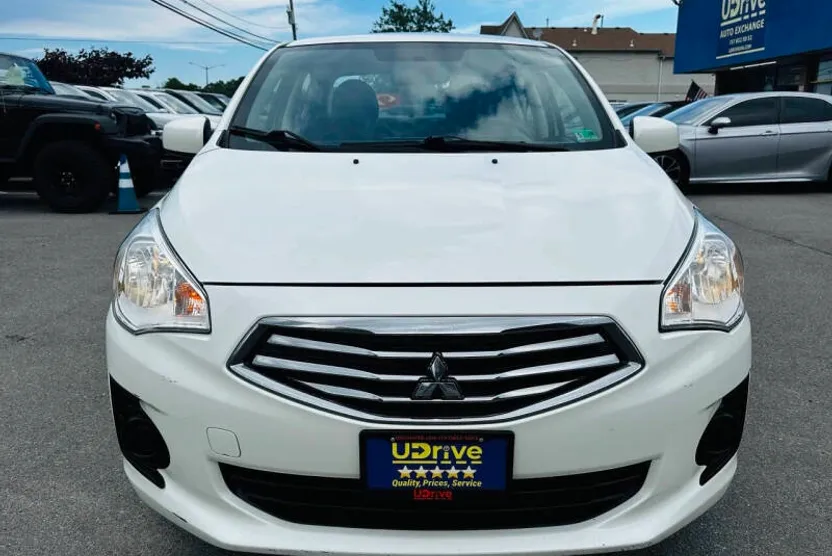 2019 Mitsubishi Mirage G4 ES photo 1