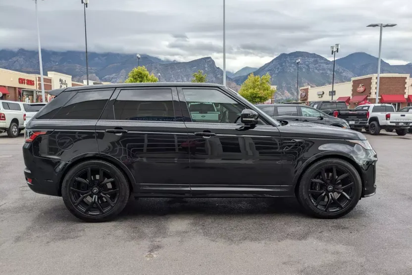2021 Land Rover Range Rover Sport SuperCharged SVR photo 1