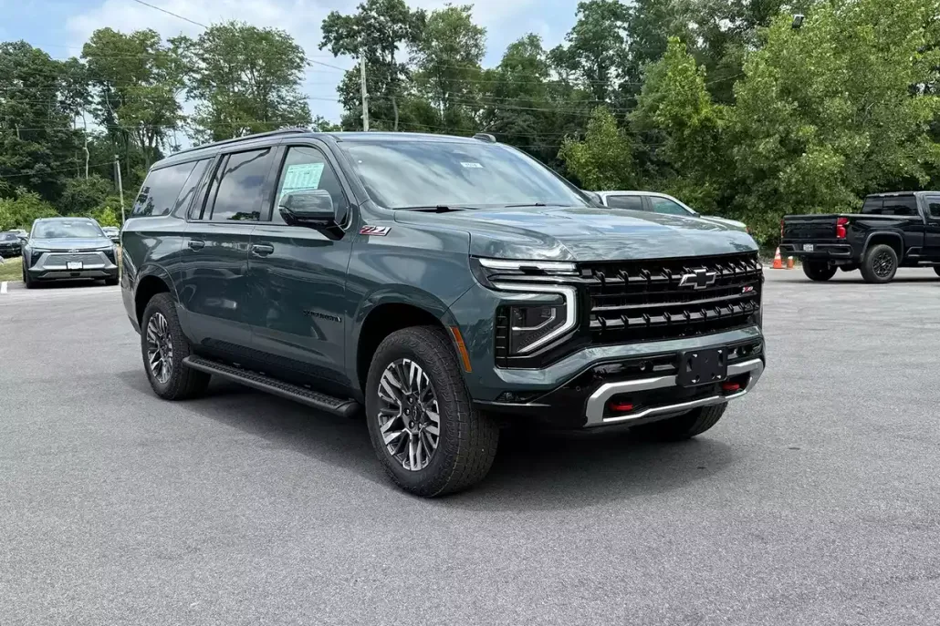 2025 Chevrolet Suburban Z71 photo 1