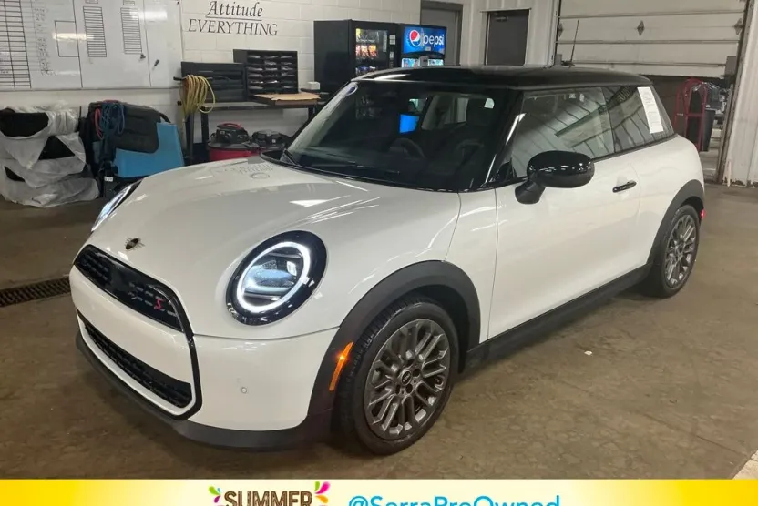 2025 Mini Cooper Signature photo 1