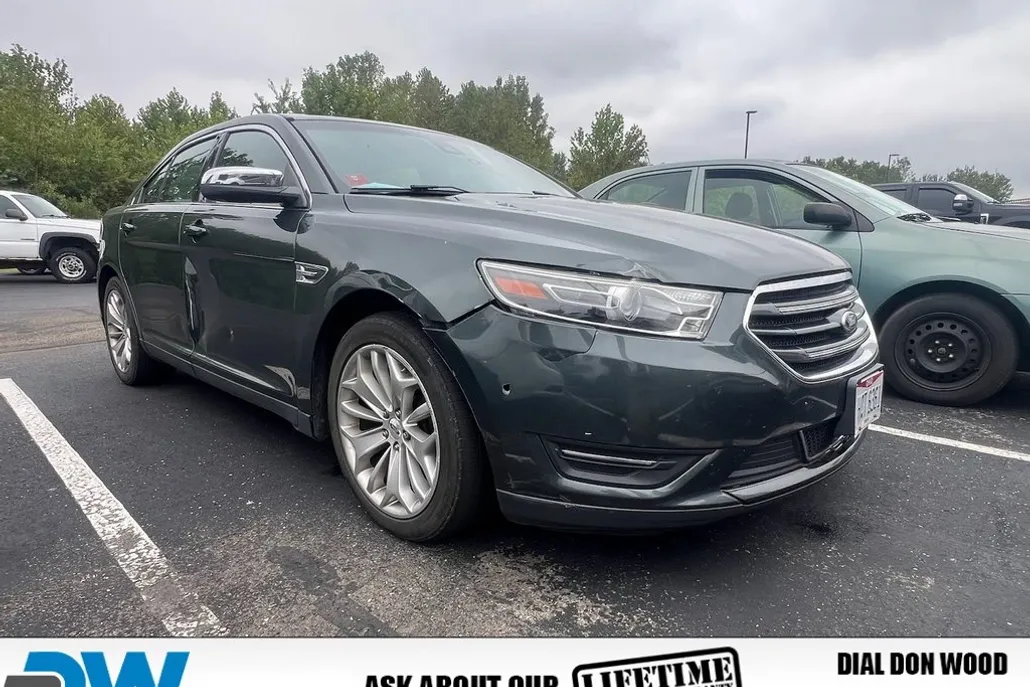 2016 Ford Taurus Limited photo 1