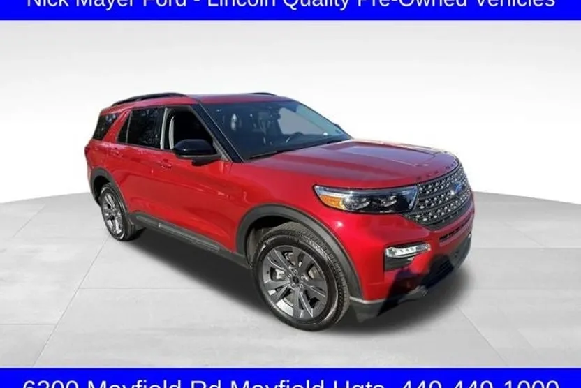 2023 Ford Explorer XLT photo 1