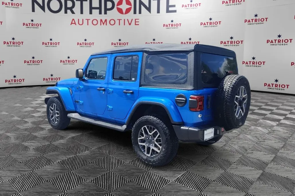 2025 Jeep Wrangler Sahara photo 1