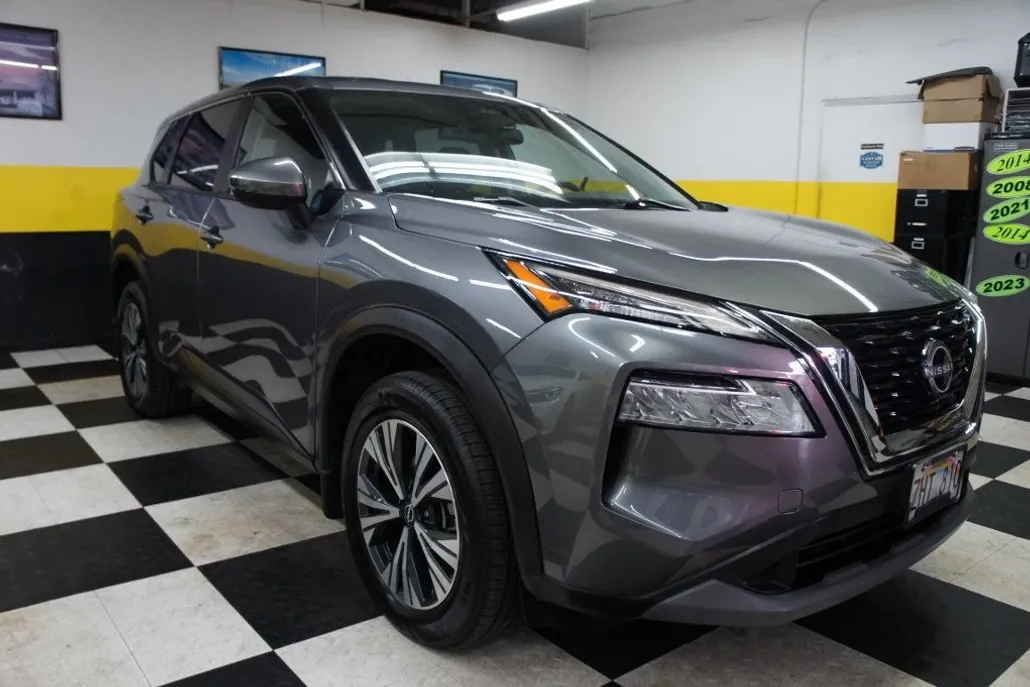 2022 Nissan Rogue SV photo 1