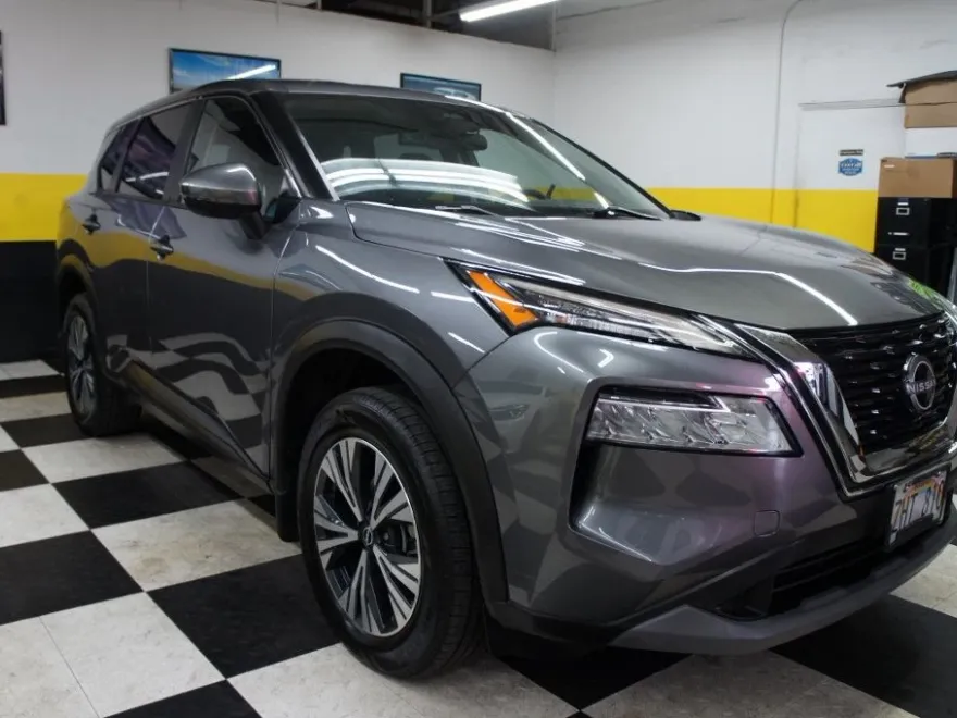 2022 Nissan Rogue SV photo 1