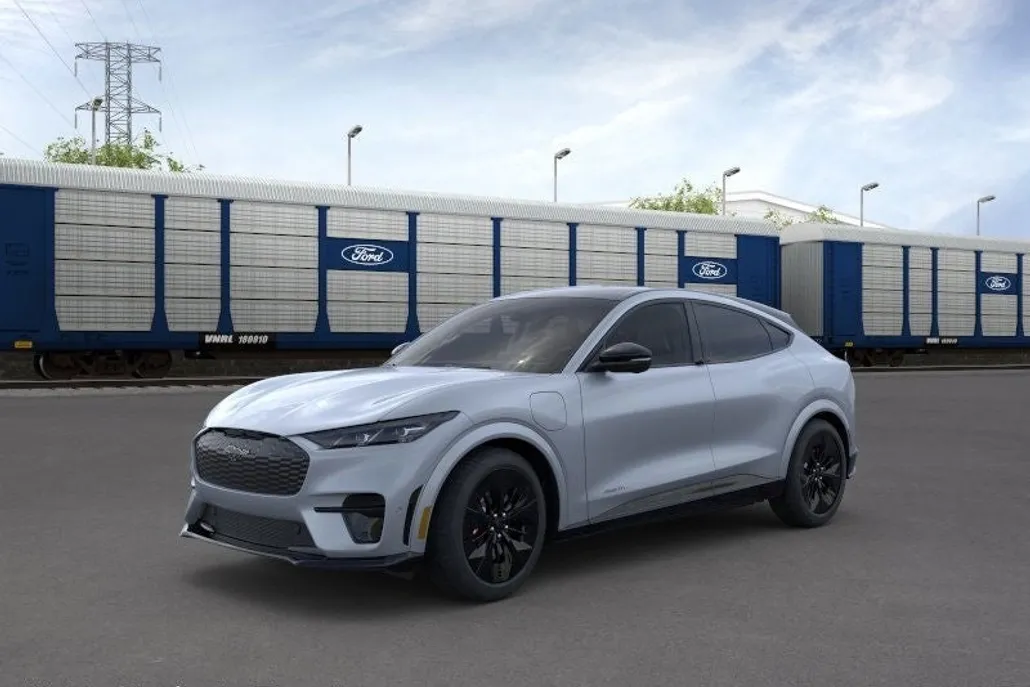 2025 Ford Mustang Mach-E GT photo 1