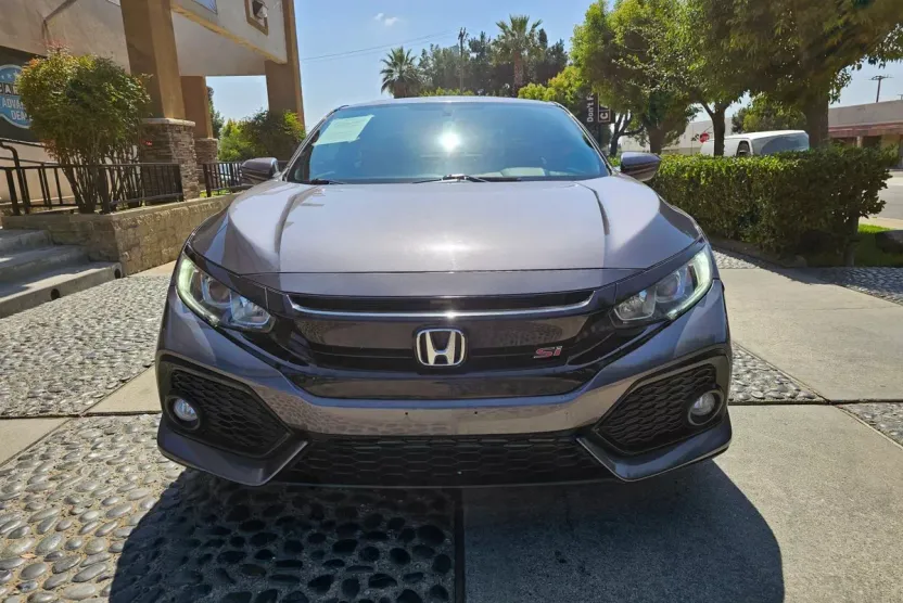 2017 Honda Civic Si photo 1