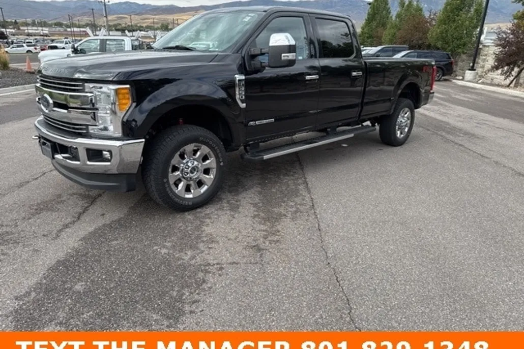 2017 Ford F-350 Lariat photo 1