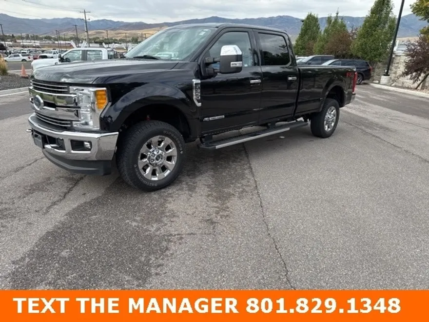 2017 Ford F-350 Lariat photo 1