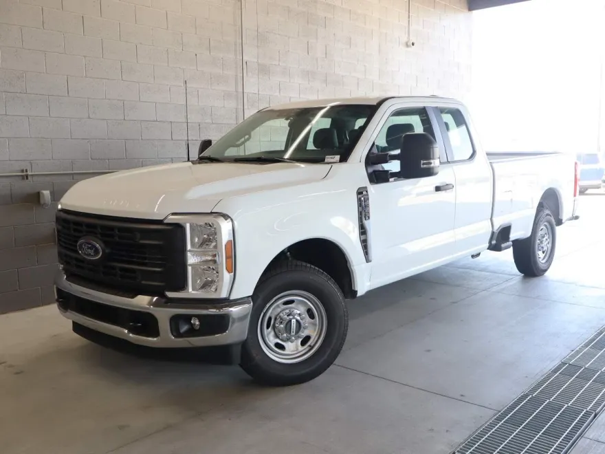 2025 Ford F-350 XL photo 1