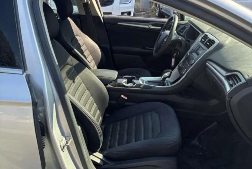 2014 Ford Fusion SE photo 1