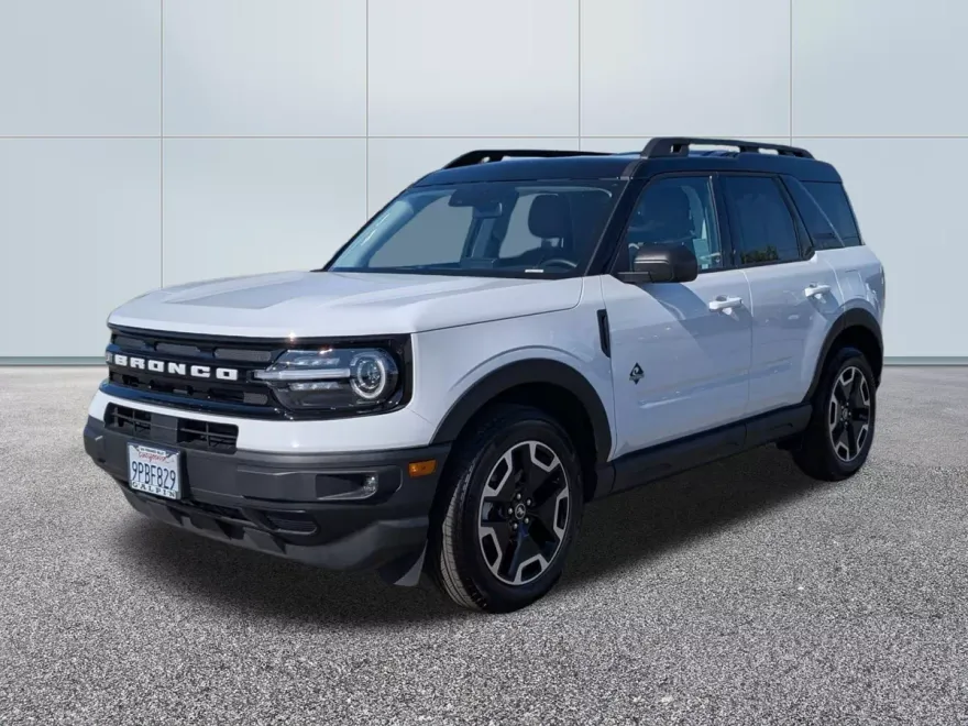 2024 Ford Bronco Sport Outer Banks photo 1
