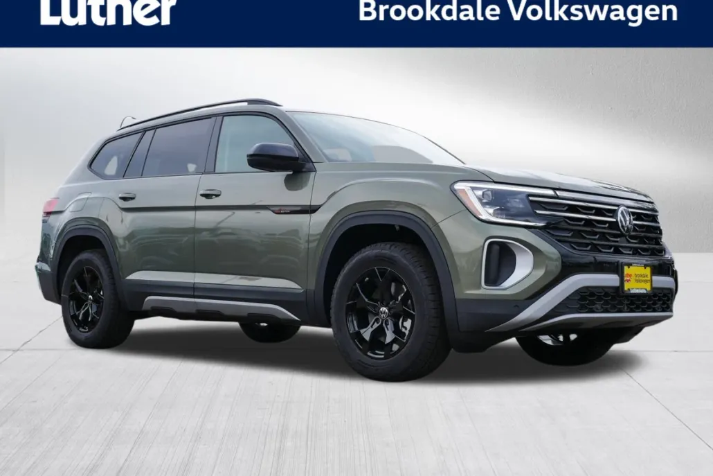 2025 Volkswagen Atlas Peak Edition SE photo 1