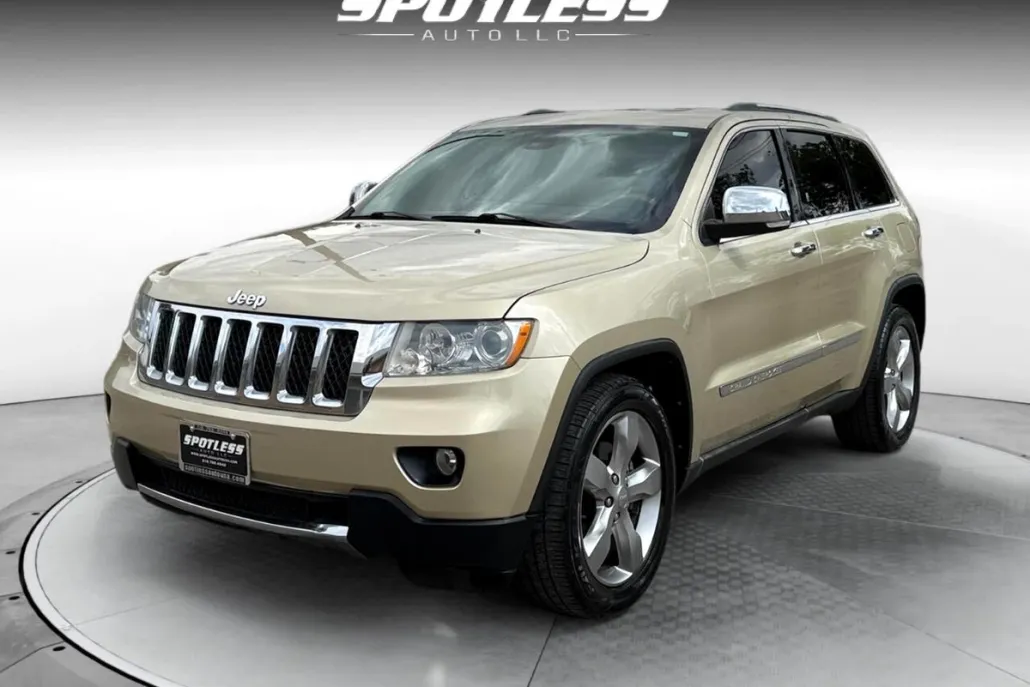 2011 Jeep Grand Cherokee Overland photo 1