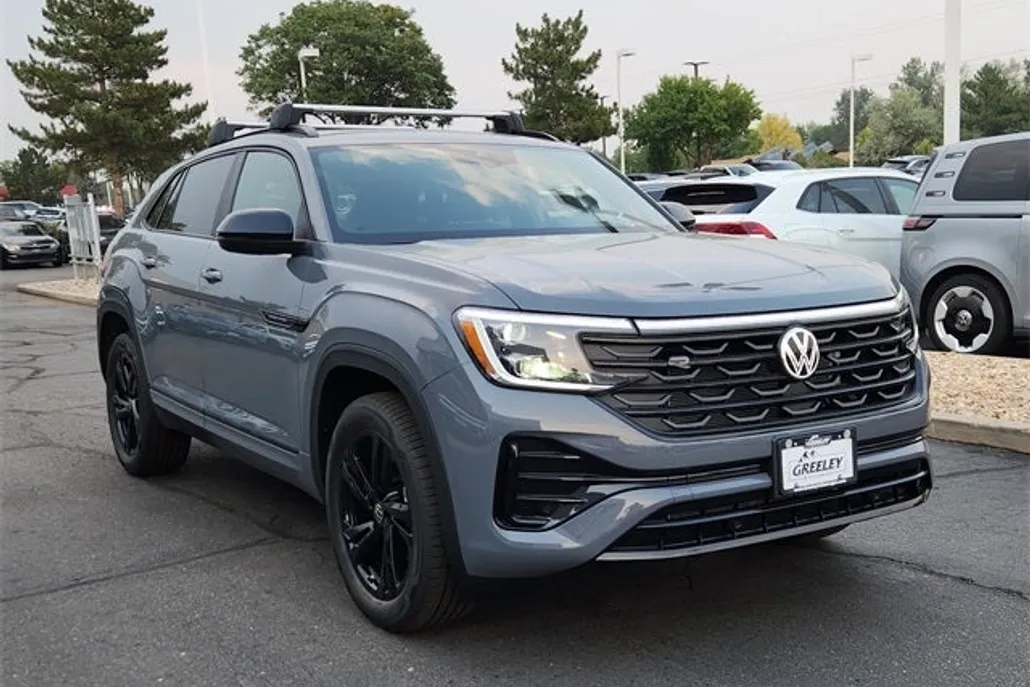 2026 Volkswagen Atlas Cross Sport SEL R-Line photo 1