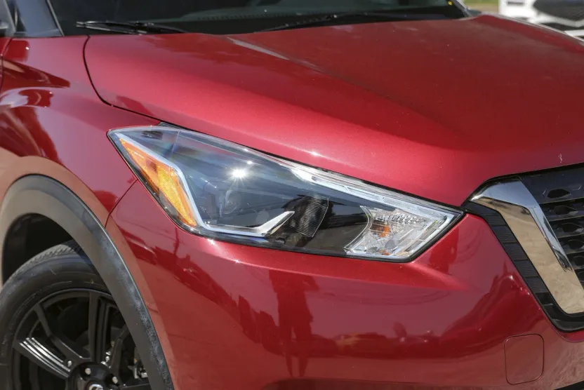 2020 Nissan Kicks SR photo 1