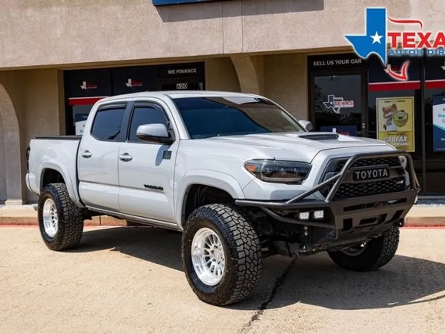 2019 Toyota Tacoma TRD Sport photo 1