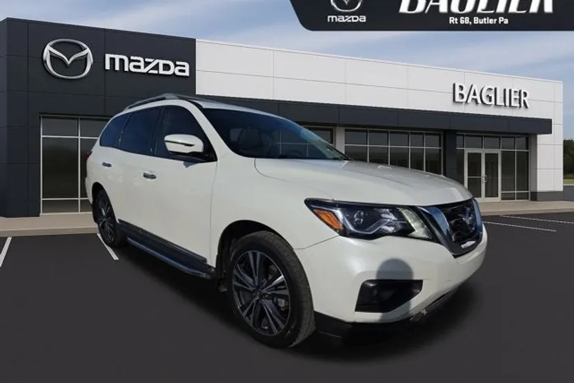 2018 Nissan Pathfinder Platinum photo 1