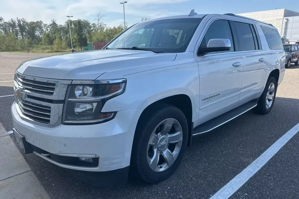 2018 Chevrolet Suburban Premier photo 1