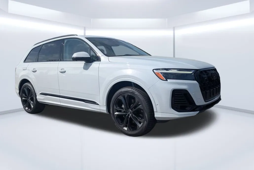 2025 Audi Q7 55 Premium Plus photo 1