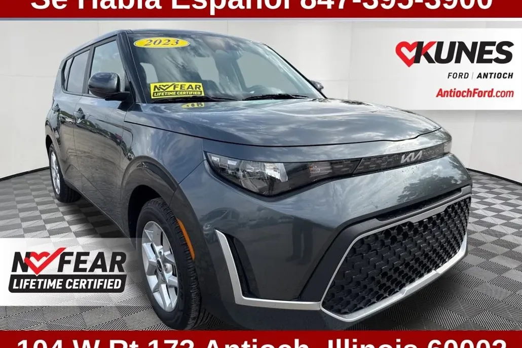 2023 Kia Soul LX photo 1