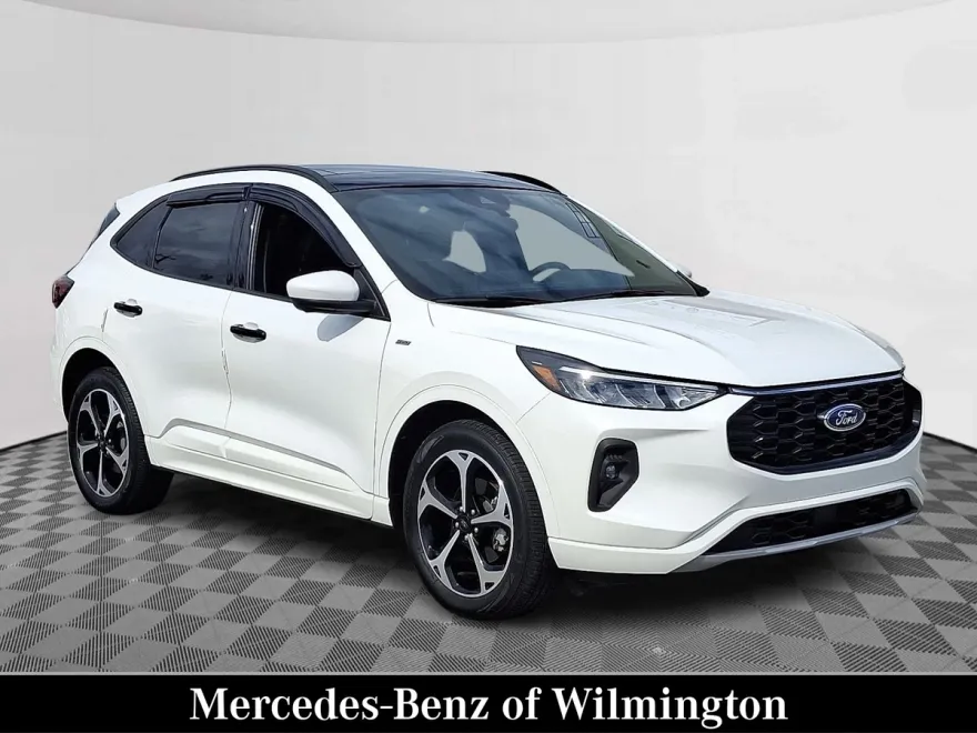 2023 Ford Escape ST-Line Select photo 1
