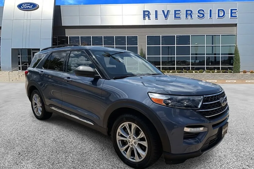2021 Ford Explorer XLT photo 1