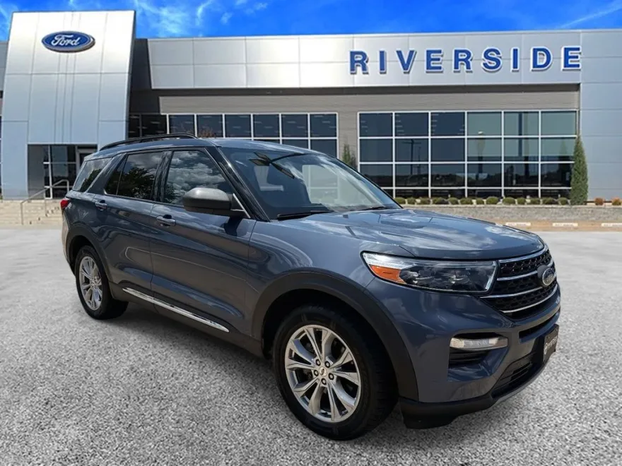 2021 Ford Explorer XLT photo 1