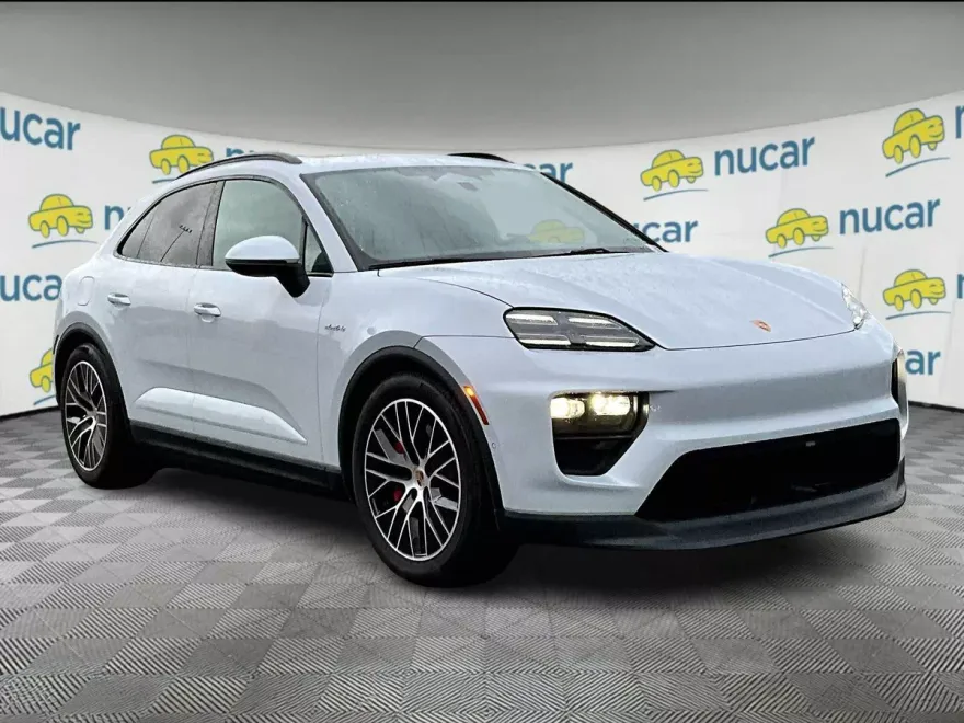 2025 Porsche Macan Electric photo 1