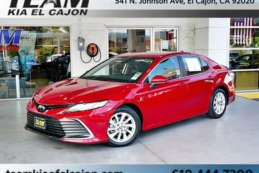 2024 Toyota Camry LE photo 1