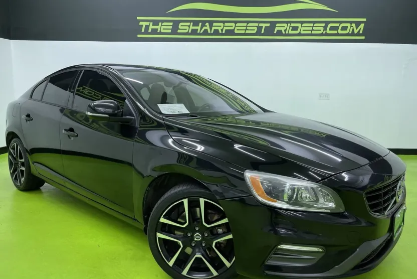 2017 Volvo S60 T5 Dynamic photo 1