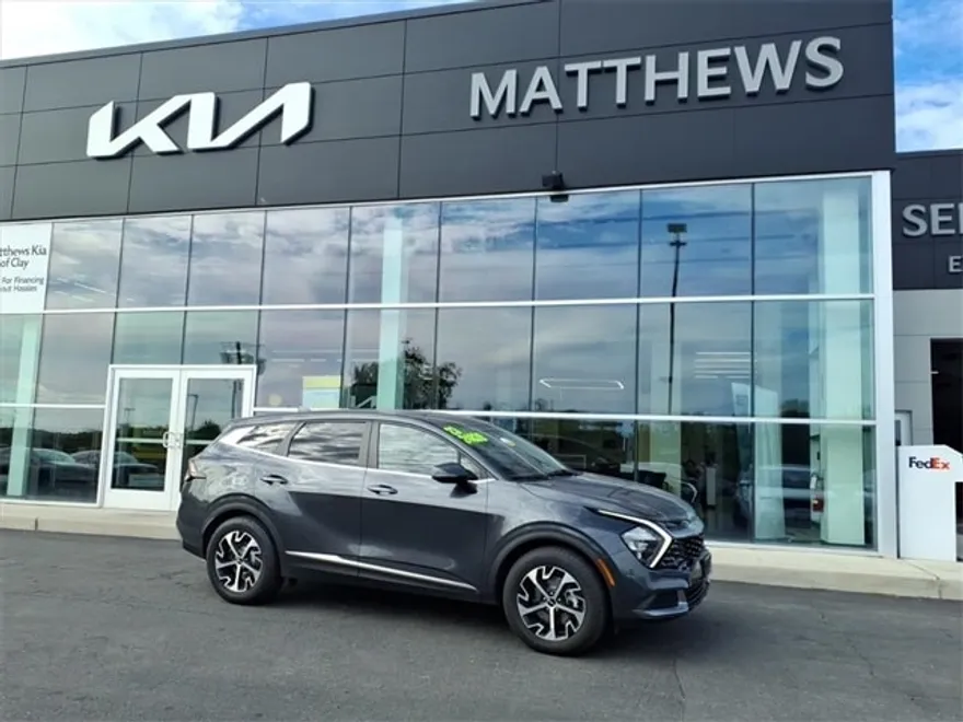 2023 Kia Sportage EX photo 1