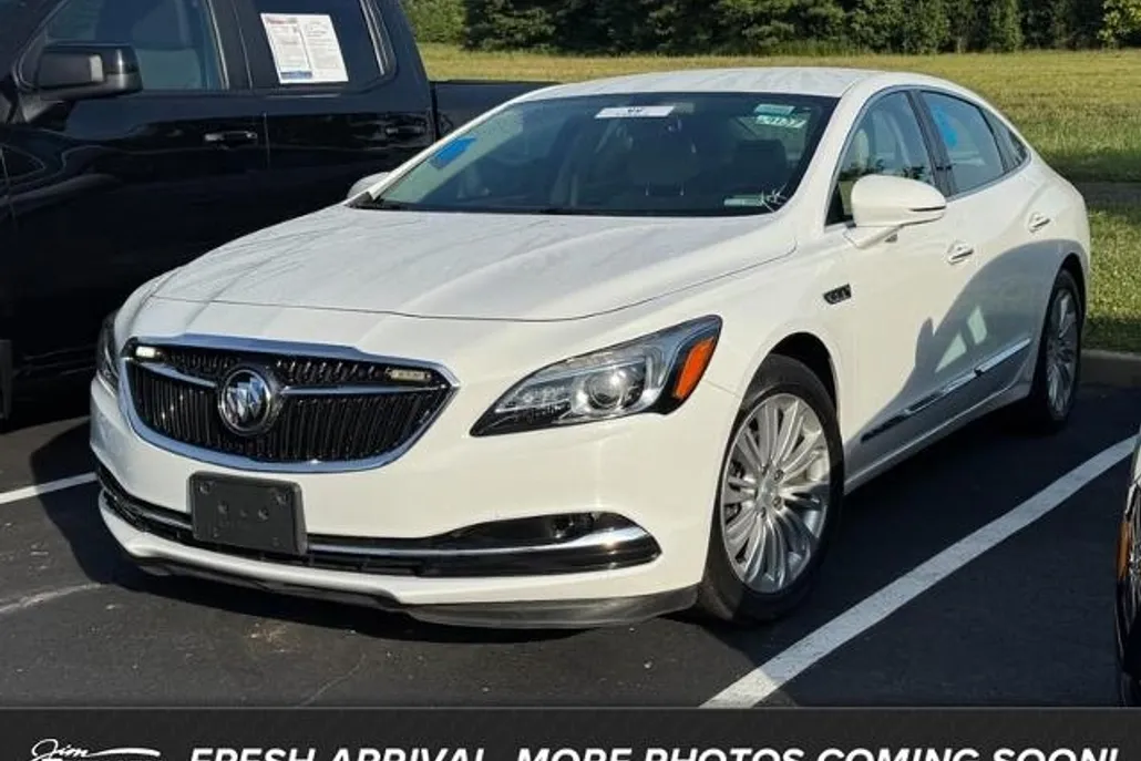 2019 Buick LaCrosse Preferred photo 1