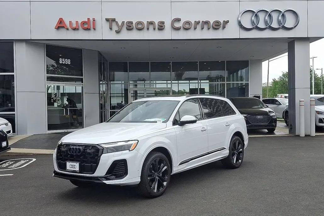 2025 Audi Q7 Premium Plus photo 1