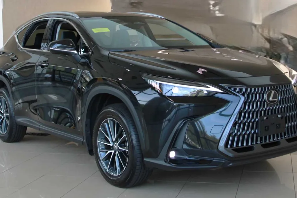 2025 Lexus NX 350 photo 1