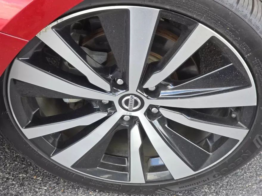 2019 Nissan Altima Platinum photo 1
