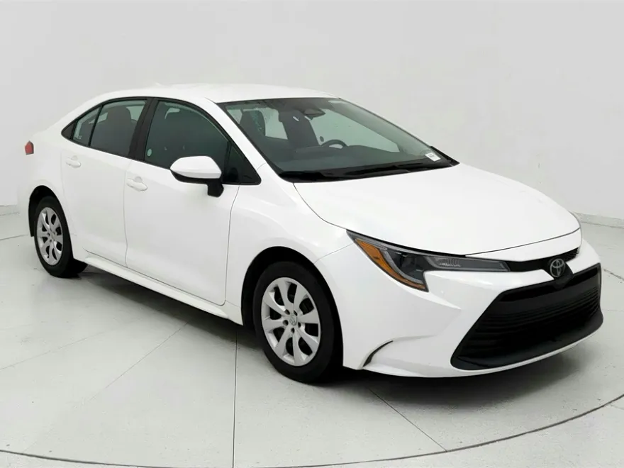 2024 Toyota Corolla LE photo 1