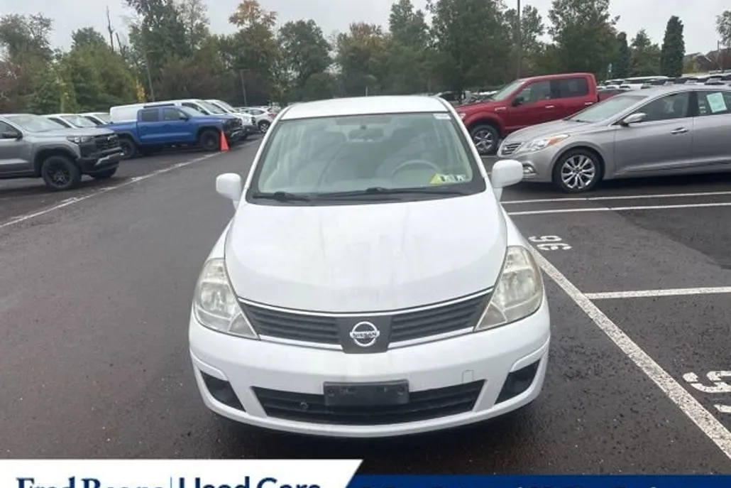 2007 Nissan Versa 1.8 S photo 1