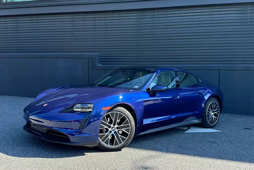2022 Porsche Taycan Turbo S photo 1