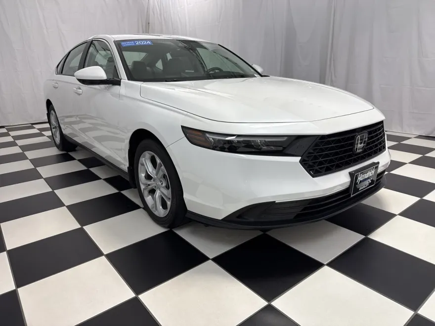 2024 Honda Accord 1.5T LX photo 1