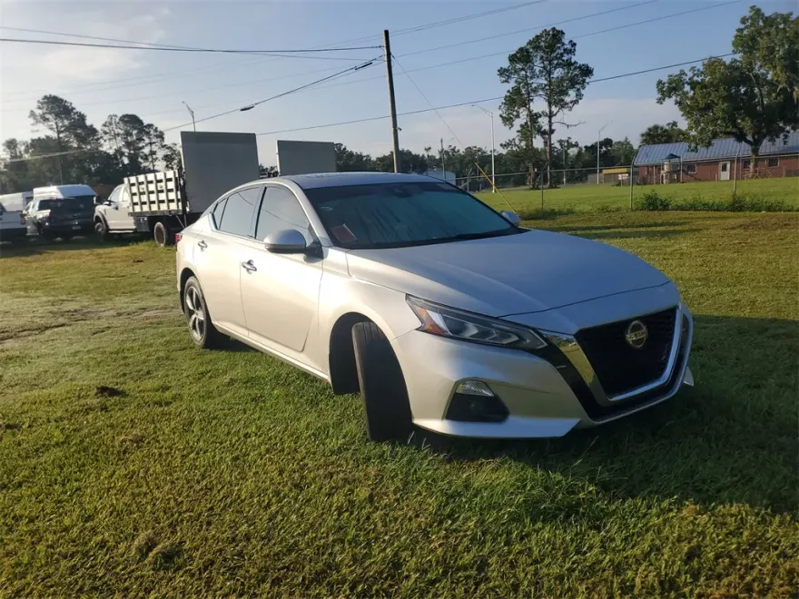 2020 Nissan Altima 2.5 SV photo 1