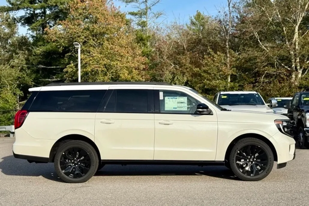 2025 Ford Expedition MAX Platinum photo 1